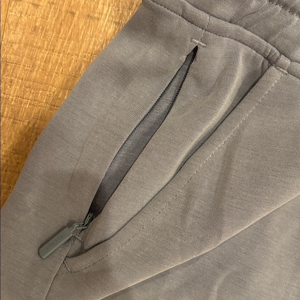 Athleta NWOT two piece matching casual lounge set top and cropped pants - Picture 4 of 12